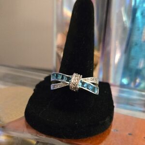 Elegant Silver and Blue Women's Ring